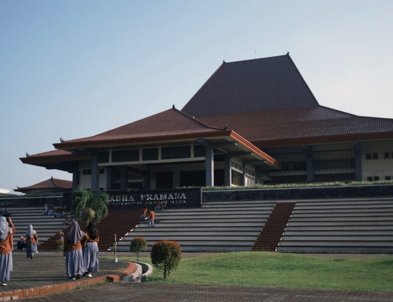 Studi Lapangan Vistrasaka: Kunjungan ke UGM hingga Malam Tak Terlupakan di Malioboro!