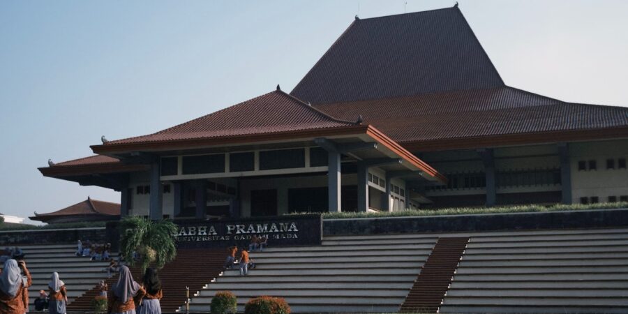 Studi Lapangan Vistrasaka: Kunjungan ke UGM hingga Malam Tak Terlupakan di Malioboro!